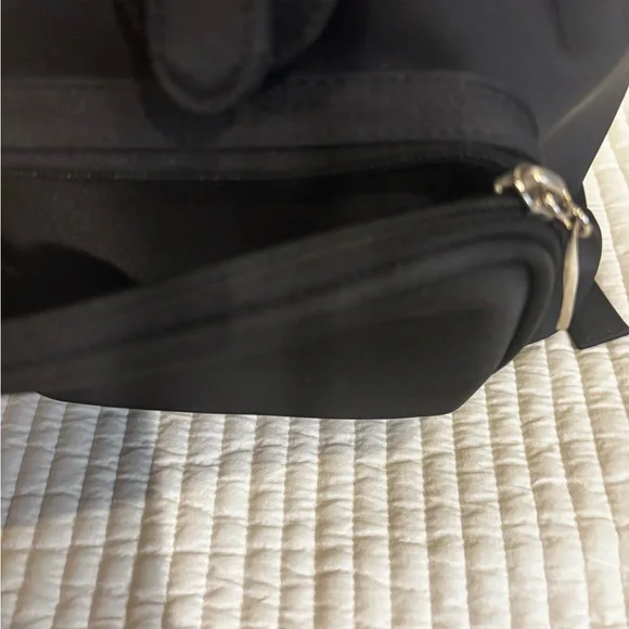 GUESS Classic Black Backpack.wb625 - Picture 7 of 10